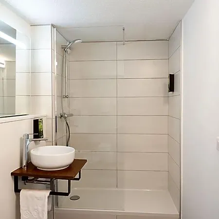 Design 3* לה רושל